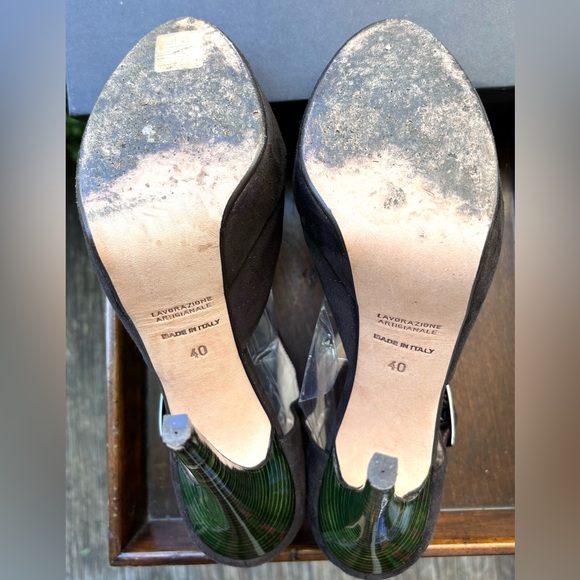 Ron Donovan Bespoke Suede T-Strap Peep Toe Stiletto
Size 10
Handmade in Italy - Picture 11 of 11